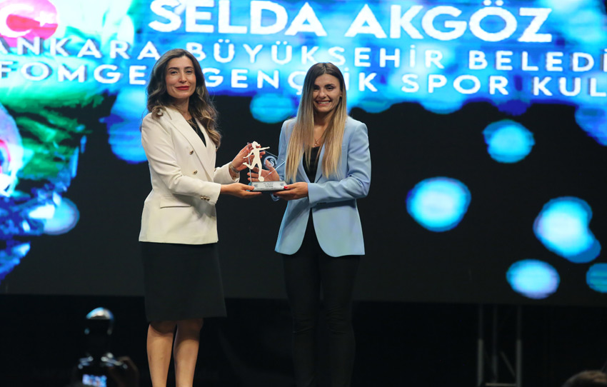 Kadın Futbolcular Derneği’nde Yeni Dönem